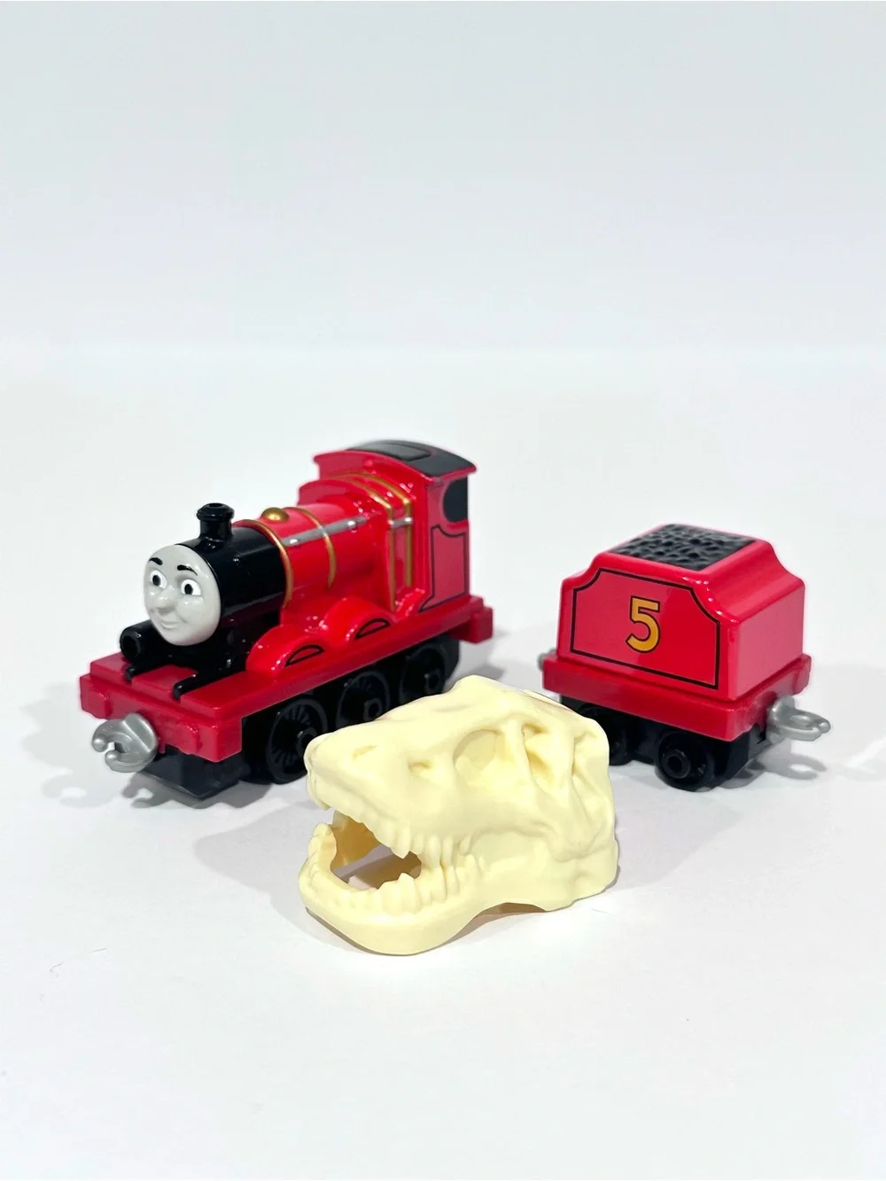 Thomas & Friends Adventures Talking Dino Discovery James with Tender Diecast